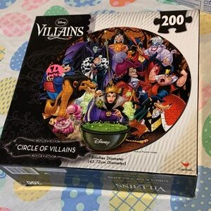 Disney Villains Round Puzzle — Black, Purple, Green, Red, Yellow